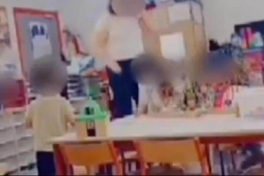 Les images choquantes d'une enseignante qui frappe une enfant de 3 ans, à Paris